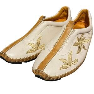 PIKOLINOS Shoes Size 41 Cream Beige with Tan Leather Accents Gold Embroidery